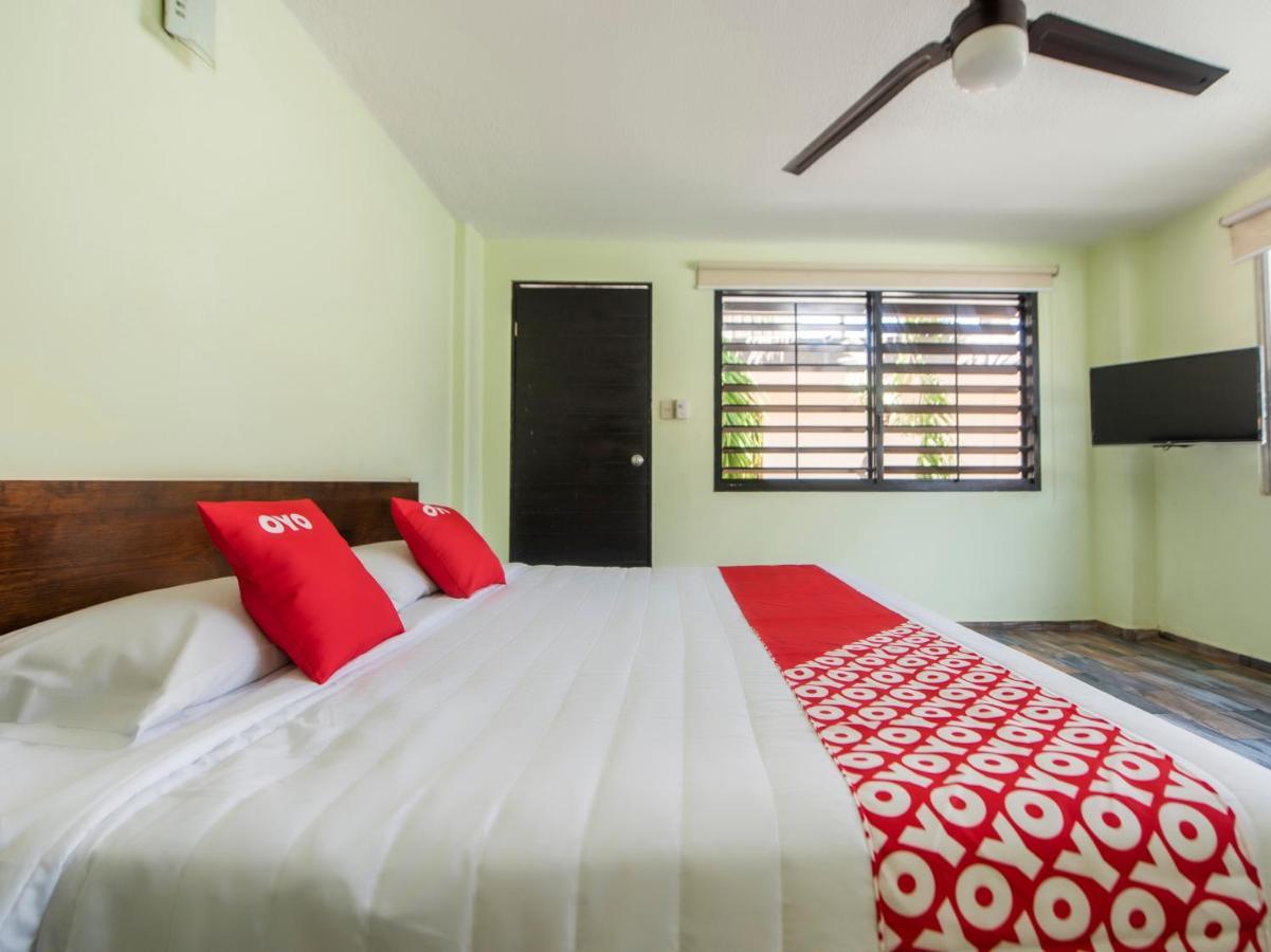 OYO Hotel Colimense 2*